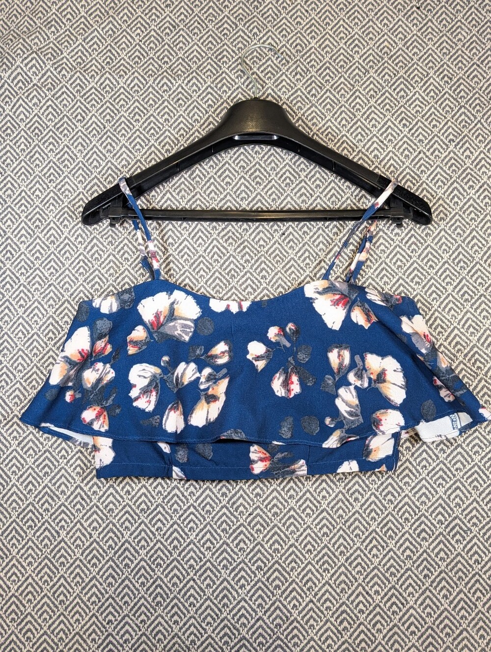 L’Atiste by Amy Blue Florall Ruffle Cropped Top